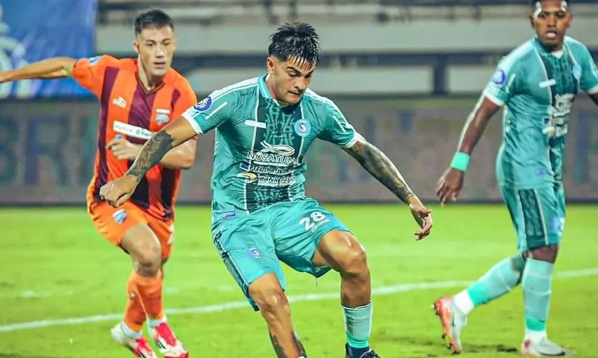 Super League 2025/2026 menghadirkan laga menarik antara PSBS Biak vs Borneo FC