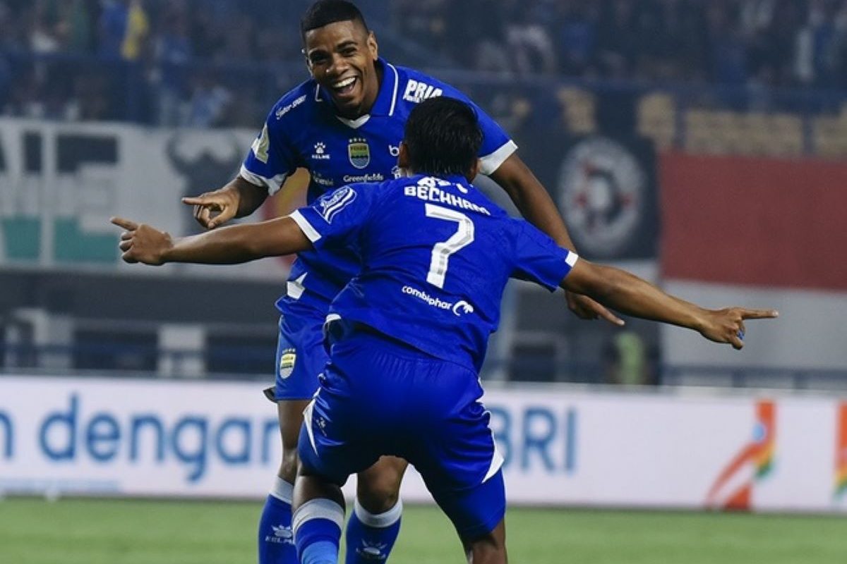 Persib Bandung vs Persis Solo